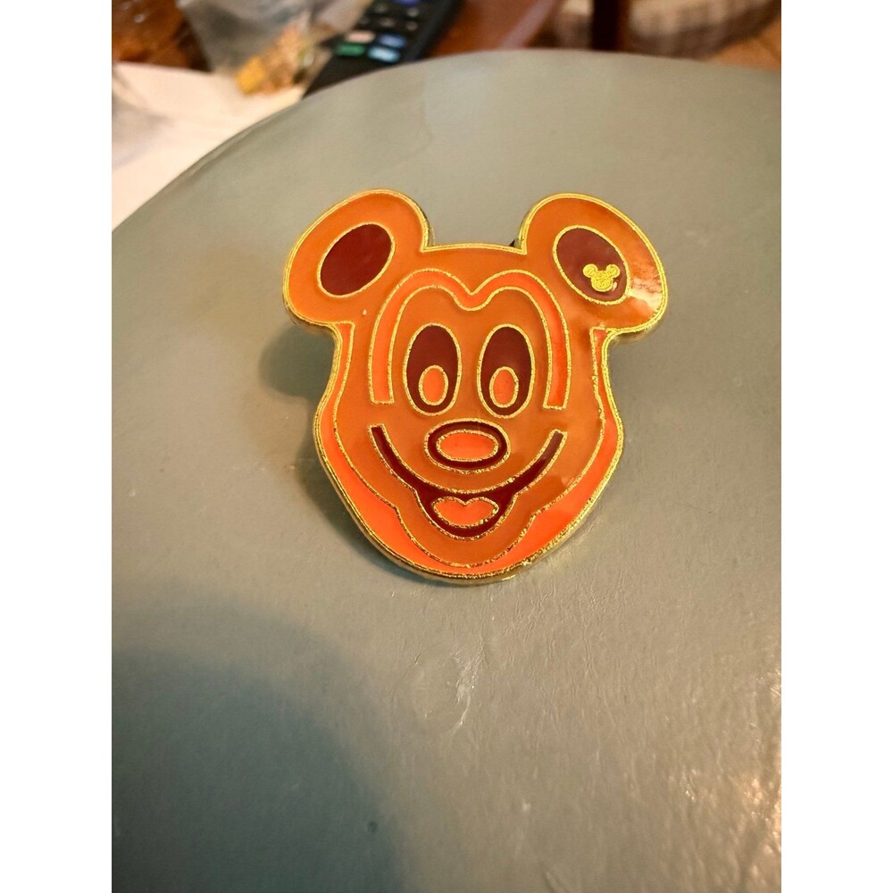 Hong Kong Disneyland Game Prize 2018 Treats - Hidden Mickey Mouse Pin